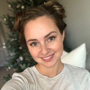 Meet your Posher, Cassandra